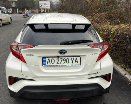 Тойота C-HR 2020 в Мукачеве на Automoto.ua Белый Тойота C-HR, объемом двигателя 0 л и пробегом 84 тыс. км за 16999 $, фото 2 на Automoto.ua