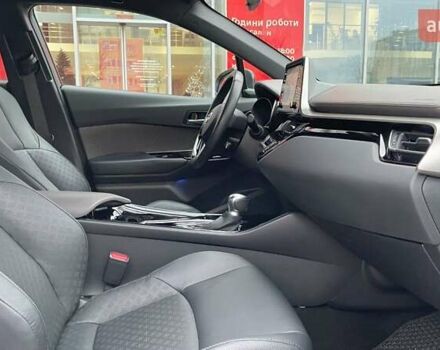 Белый Тойота C-HR, объемом двигателя 1.99 л и пробегом 64 тыс. км за 27507 $, фото 9 на Automoto.ua
