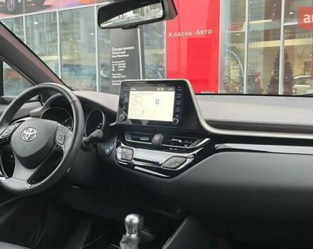 Белый Тойота C-HR, объемом двигателя 1.99 л и пробегом 64 тыс. км за 27507 $, фото 21 на Automoto.ua