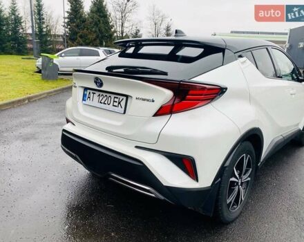 Белый Тойота C-HR, объемом двигателя 1.99 л и пробегом 91 тыс. км за 26350 $, фото 5 на Automoto.ua