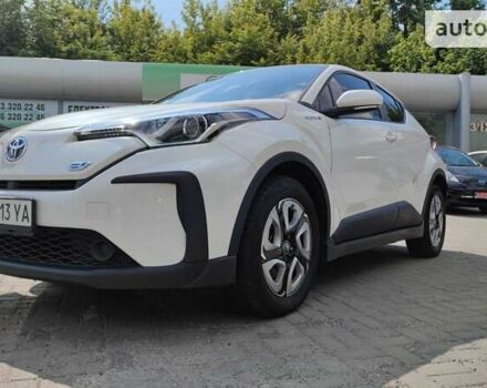 Білий Тойота C-HR, об'ємом двигуна 0 л та пробігом 17 тис. км за 24500 $, фото 6 на Automoto.ua