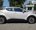 Белый Тойота C-HR, объемом двигателя 0 л и пробегом 17 тыс. км за 24500 $, фото 12 на Automoto.ua