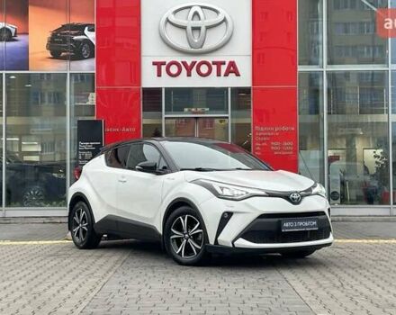 Белый Тойота C-HR, объемом двигателя 1.99 л и пробегом 64 тыс. км за 27507 $, фото 2 на Automoto.ua