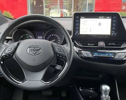 Белый Тойота C-HR, объемом двигателя 1.99 л и пробегом 64 тыс. км за 27507 $, фото 4 на Automoto.ua