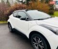 Белый Тойота C-HR, объемом двигателя 1.99 л и пробегом 91 тыс. км за 26350 $, фото 2 на Automoto.ua