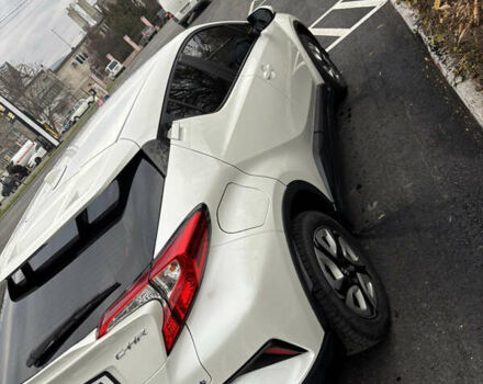 Тойота C-HR 2020 в Мукачеве на Automoto.ua Белый Тойота C-HR, объемом двигателя 0 л и пробегом 84 тыс. км за 16999 $, фото 3 на Automoto.ua