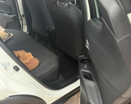 Білий Тойота C-HR, об'ємом двигуна 1.99 л та пробігом 28 тис. км за 24000 $, фото 11 на Automoto.ua