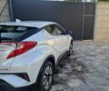 Белый Тойота C-HR, объемом двигателя 0 л и пробегом 73 тыс. км за 19000 $, фото 2 на Automoto.ua