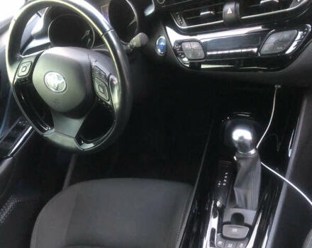 Белый Тойота C-HR, объемом двигателя 2 л и пробегом 36 тыс. км за 28900 $, фото 8 на Automoto.ua