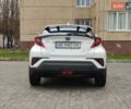 Белый Тойота C-HR, объемом двигателя 1.8 л и пробегом 86 тыс. км за 28000 $, фото 3 на Automoto.ua