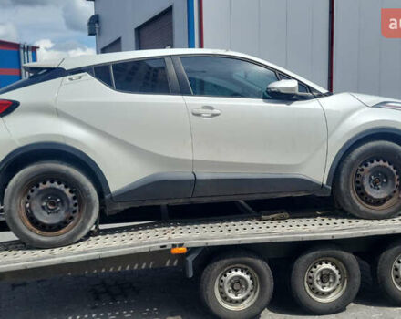 Білий Тойота C-HR, об'ємом двигуна 1.99 л та пробігом 28 тис. км за 24000 $, фото 17 на Automoto.ua