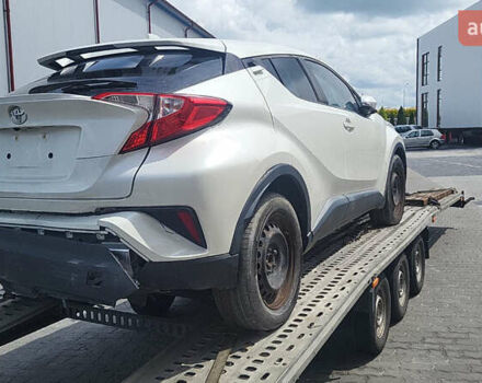 Білий Тойота C-HR, об'ємом двигуна 1.99 л та пробігом 28 тис. км за 24000 $, фото 16 на Automoto.ua