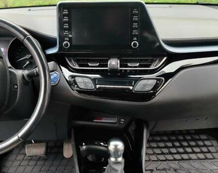 Белый Тойота C-HR, объемом двигателя 1.8 л и пробегом 86 тыс. км за 28000 $, фото 6 на Automoto.ua