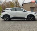 Белый Тойота C-HR, объемом двигателя 1.8 л и пробегом 86 тыс. км за 28000 $, фото 1 на Automoto.ua