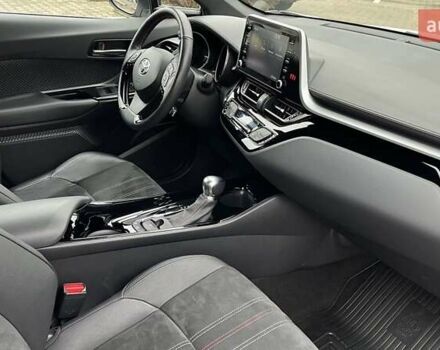 Белый Тойота C-HR, объемом двигателя 1.99 л и пробегом 26 тыс. км за 30700 $, фото 6 на Automoto.ua