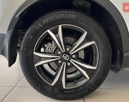 Белый Тойота C-HR, объемом двигателя 1.2 л и пробегом 48 тыс. км за 24519 $, фото 24 на Automoto.ua