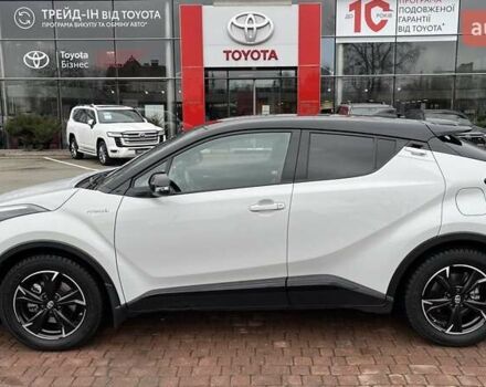 Белый Тойота C-HR, объемом двигателя 1.99 л и пробегом 26 тыс. км за 30700 $, фото 2 на Automoto.ua