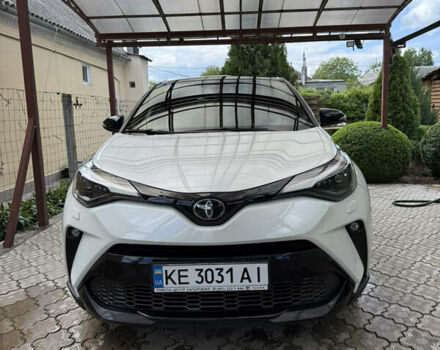 Белый Тойота C-HR, объемом двигателя 1.99 л и пробегом 135 тыс. км за 26900 $, фото 1 на Automoto.ua