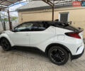 Белый Тойота C-HR, объемом двигателя 1.99 л и пробегом 135 тыс. км за 26900 $, фото 45 на Automoto.ua