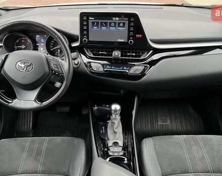 Белый Тойота C-HR, объемом двигателя 1.99 л и пробегом 26 тыс. км за 30700 $, фото 7 на Automoto.ua