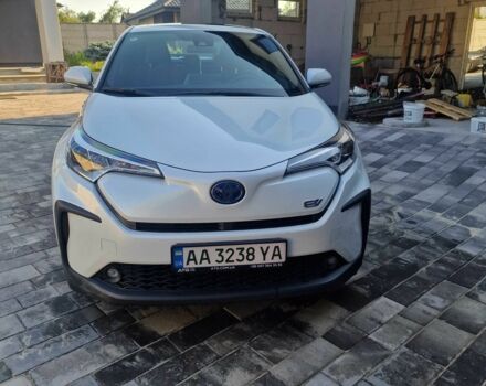 Белый Тойота C-HR, объемом двигателя 0 л и пробегом 73 тыс. км за 19000 $, фото 9 на Automoto.ua