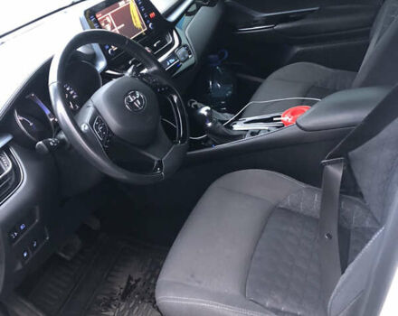 Белый Тойота C-HR, объемом двигателя 2 л и пробегом 36 тыс. км за 28900 $, фото 21 на Automoto.ua