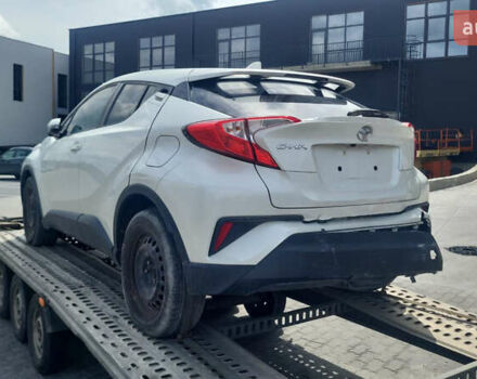 Білий Тойота C-HR, об'ємом двигуна 1.99 л та пробігом 28 тис. км за 24000 $, фото 22 на Automoto.ua