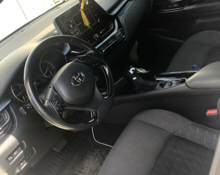 Белый Тойота C-HR, объемом двигателя 2 л и пробегом 36 тыс. км за 28900 $, фото 13 на Automoto.ua