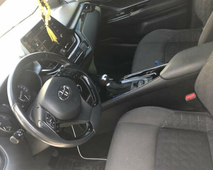 Белый Тойота C-HR, объемом двигателя 2 л и пробегом 36 тыс. км за 28900 $, фото 14 на Automoto.ua