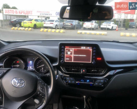 Белый Тойота C-HR, объемом двигателя 2 л и пробегом 36 тыс. км за 28900 $, фото 4 на Automoto.ua