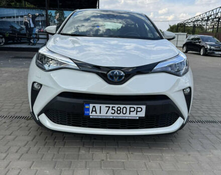 Белый Тойота C-HR, объемом двигателя 1.8 л и пробегом 38 тыс. км за 28900 $, фото 1 на Automoto.ua