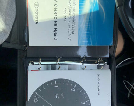 Белый Тойота C-HR, объемом двигателя 2 л и пробегом 36 тыс. км за 28900 $, фото 22 на Automoto.ua