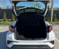 Белый Тойота C-HR, объемом двигателя 1.8 л и пробегом 51 тыс. км за 27500 $, фото 5 на Automoto.ua