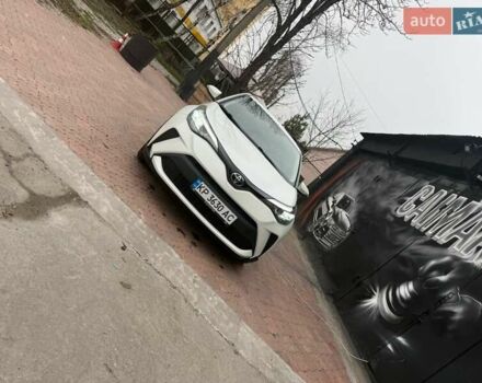 Білий Тойота C-HR, об'ємом двигуна 1.99 л та пробігом 28 тис. км за 24000 $, фото 1 на Automoto.ua
