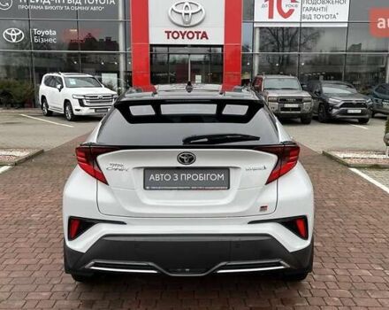 Белый Тойота C-HR, объемом двигателя 1.99 л и пробегом 26 тыс. км за 30700 $, фото 3 на Automoto.ua