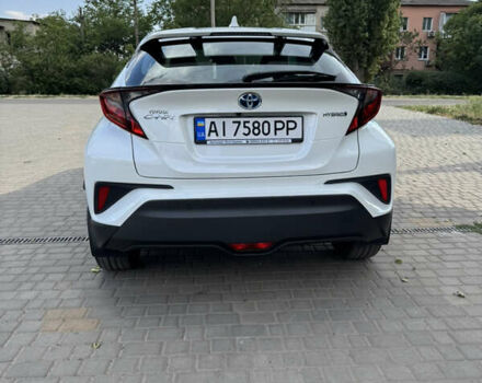 Белый Тойота C-HR, объемом двигателя 1.8 л и пробегом 38 тыс. км за 28900 $, фото 5 на Automoto.ua