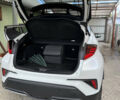 Белый Тойота C-HR, объемом двигателя 1.99 л и пробегом 135 тыс. км за 26900 $, фото 35 на Automoto.ua