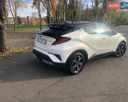 Білий Тойота C-HR, об'ємом двигуна 1.99 л та пробігом 34 тис. км за 30000 $, фото 3 на Automoto.ua