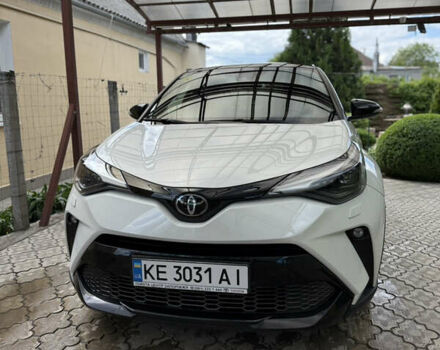 Белый Тойота C-HR, объемом двигателя 1.99 л и пробегом 135 тыс. км за 26900 $, фото 3 на Automoto.ua