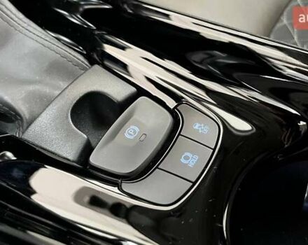 Белый Тойота C-HR, объемом двигателя 1.2 л и пробегом 48 тыс. км за 24519 $, фото 19 на Automoto.ua