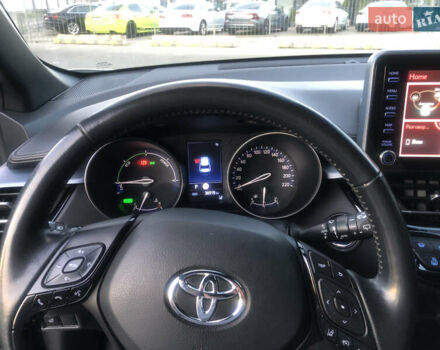 Белый Тойота C-HR, объемом двигателя 2 л и пробегом 36 тыс. км за 28900 $, фото 3 на Automoto.ua