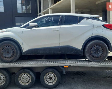 Білий Тойота C-HR, об'ємом двигуна 1.99 л та пробігом 28 тис. км за 24000 $, фото 21 на Automoto.ua