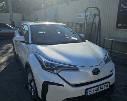 Белый Тойота C-HR, объемом двигателя 0 л и пробегом 50 тыс. км за 19500 $, фото 1 на Automoto.ua