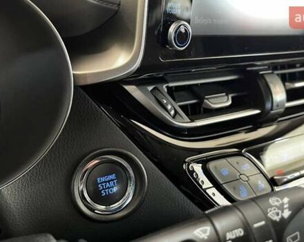 Белый Тойота C-HR, объемом двигателя 1.2 л и пробегом 48 тыс. км за 24519 $, фото 20 на Automoto.ua