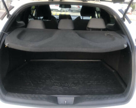 Белый Тойота C-HR, объемом двигателя 2 л и пробегом 36 тыс. км за 28900 $, фото 6 на Automoto.ua