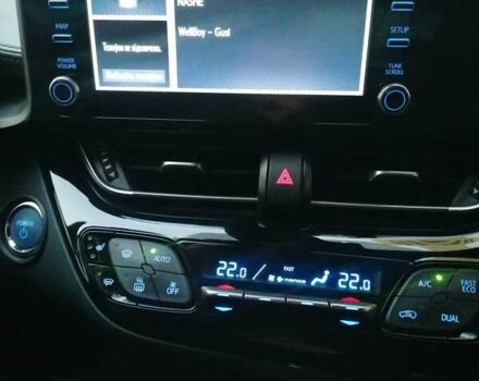 Белый Тойота C-HR, объемом двигателя 1.8 л и пробегом 31 тыс. км за 31000 $, фото 29 на Automoto.ua