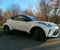 Белый Тойота C-HR, объемом двигателя 1.8 л и пробегом 31 тыс. км за 31000 $, фото 3 на Automoto.ua