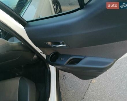 Белый Тойота C-HR, объемом двигателя 1.8 л и пробегом 31 тыс. км за 31000 $, фото 16 на Automoto.ua