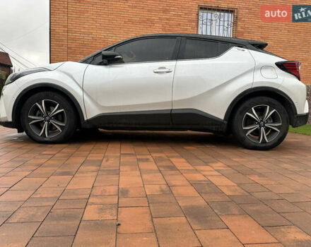 Белый Тойота C-HR, объемом двигателя 1.99 л и пробегом 90 тыс. км за 29700 $, фото 5 на Automoto.ua