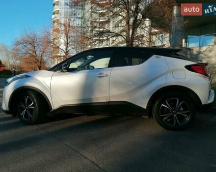 Белый Тойота C-HR, объемом двигателя 1.8 л и пробегом 31 тыс. км за 31000 $, фото 5 на Automoto.ua